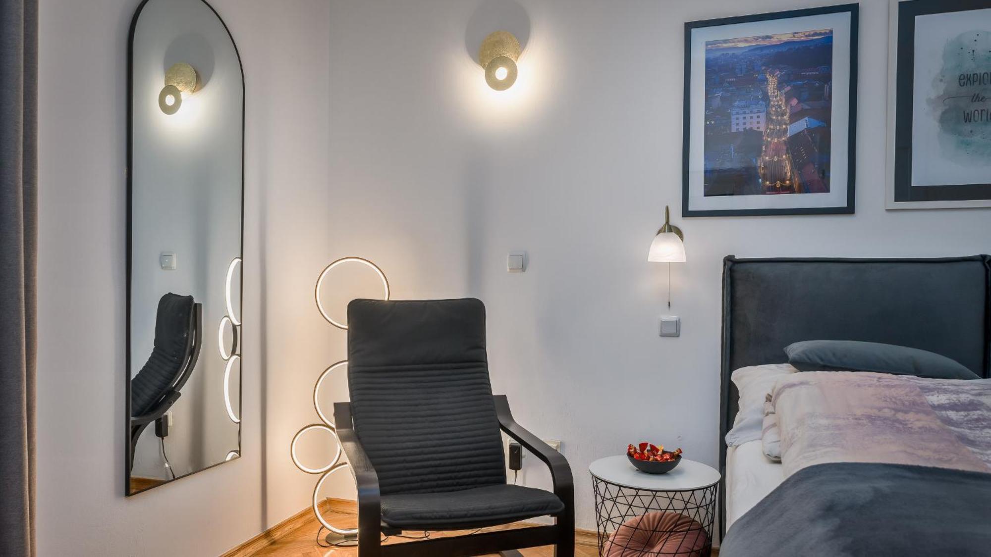 Iva'S Central Apartment ซาเกร็บ ภายนอก รูปภาพ
